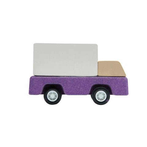 Camion de livraison violet